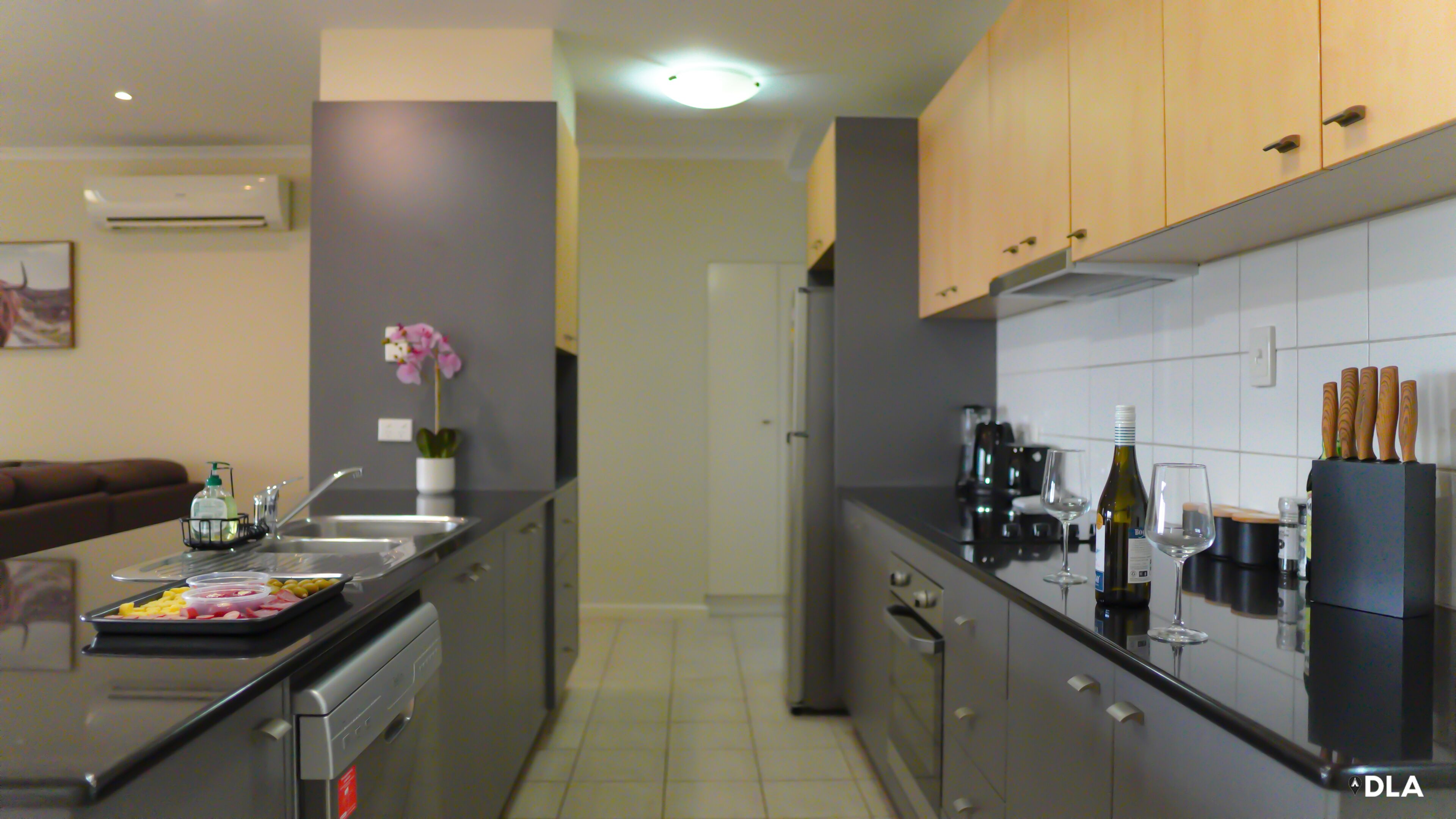 ثلاجة، ميكروويف، فرن، موقد طهي مسطح