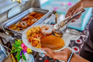 Free daily buffet breakfast - AHG Sun Bay Mlilile Beach Hotel (Matemwe)