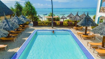 Outdoor pool, open 9:00 AM to 6:00 PM, sun loungers