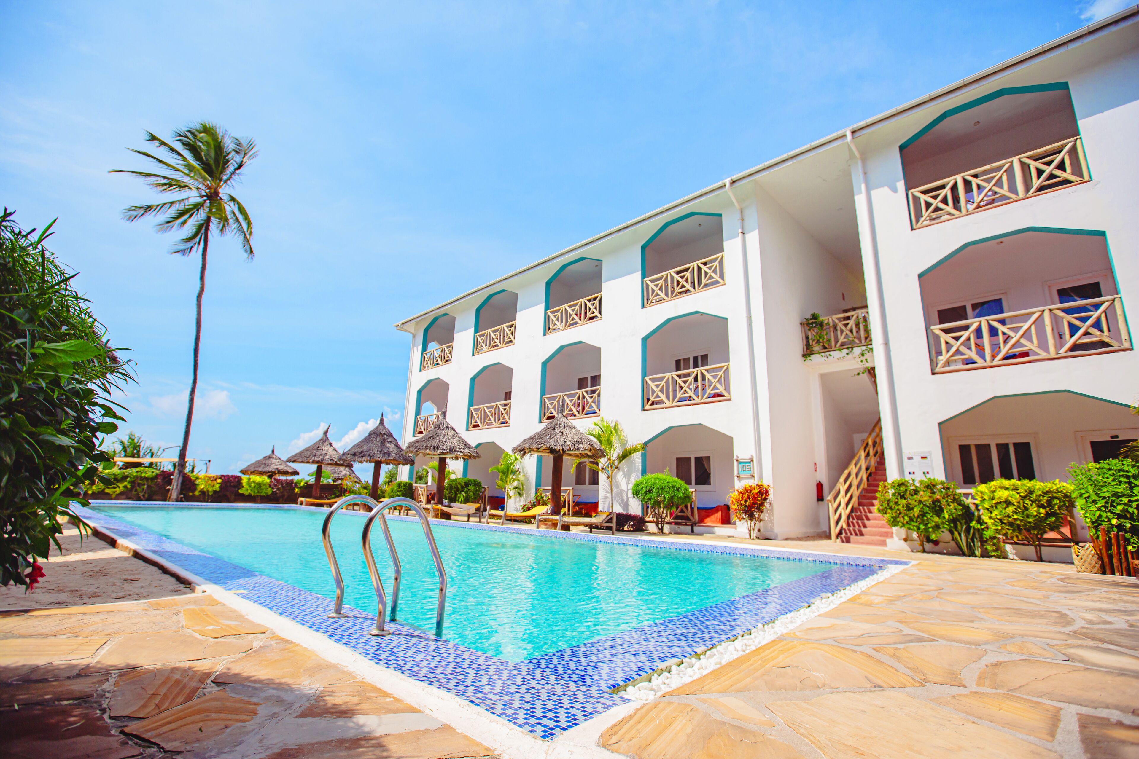 Outdoor pool, open 9:00 AM to 6:00 PM, sun loungers