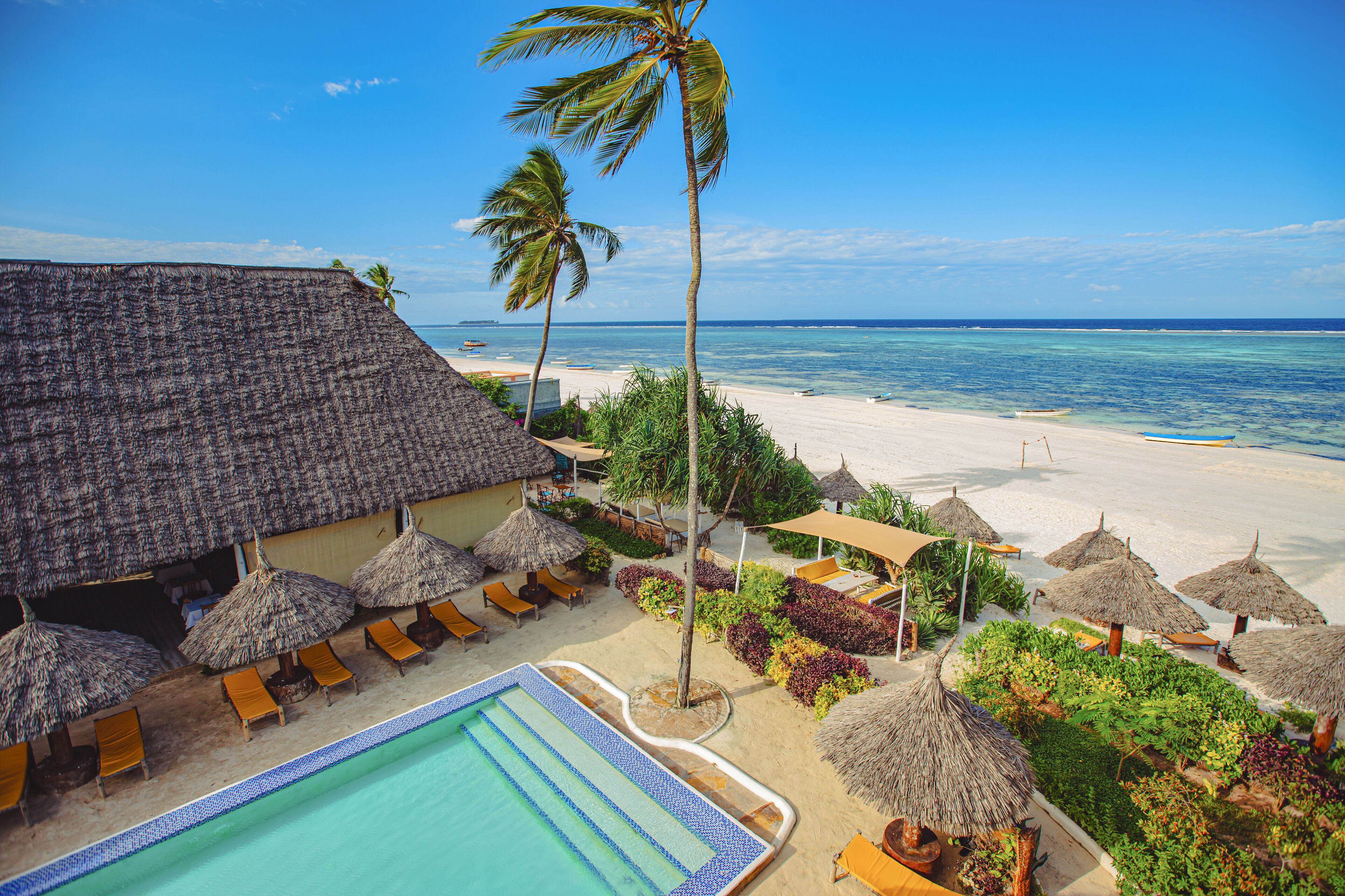 Outdoor pool, open 9:00 AM to 6:00 PM, sun loungers