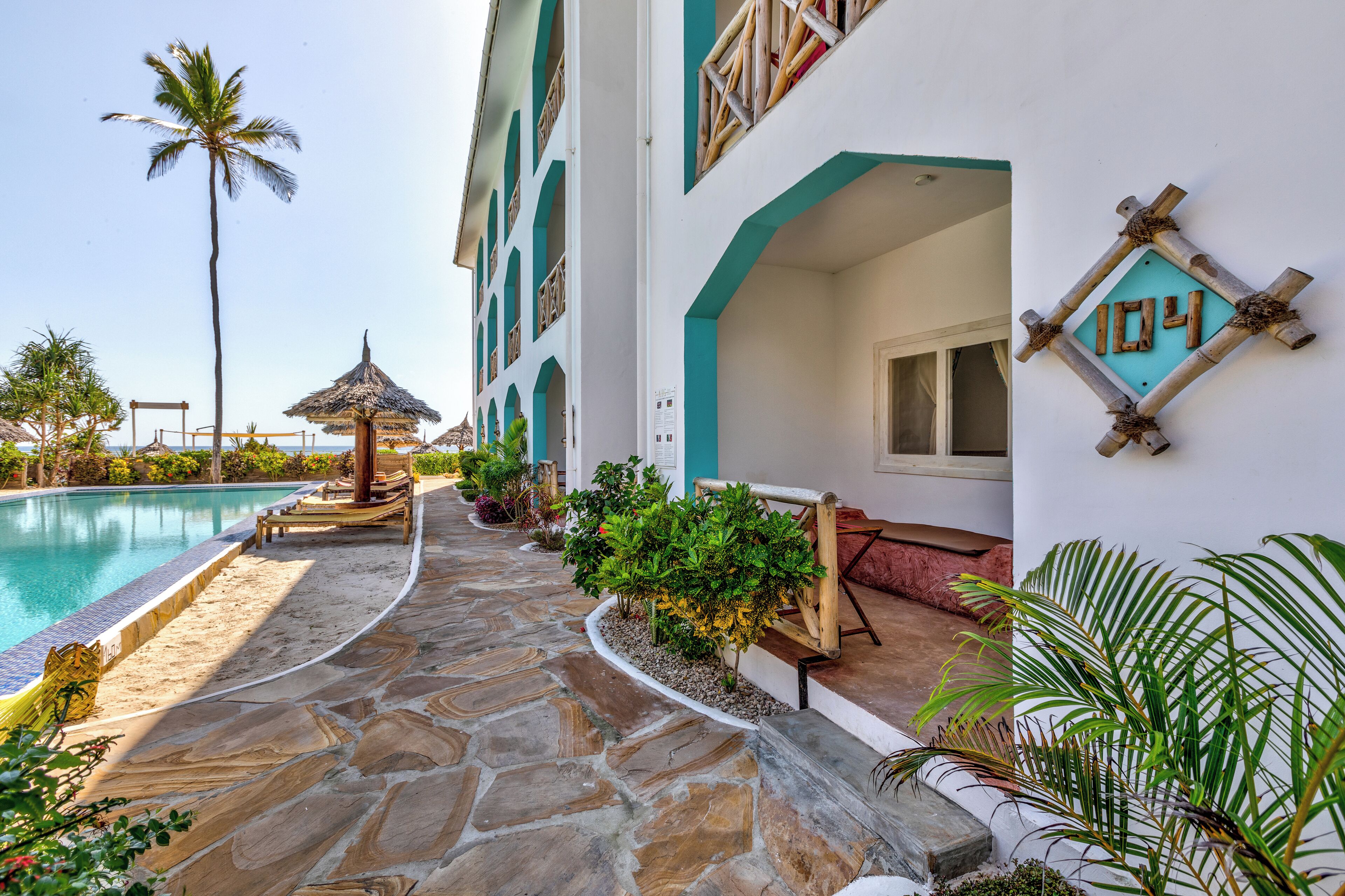 Classic Room, 1 Bedroom, Pool View | Minibar, in-room safe, desk, free WiFi