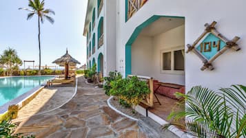 Classic Room, 1 Bedroom, Pool View | Minibar, in-room safe, desk, free WiFi