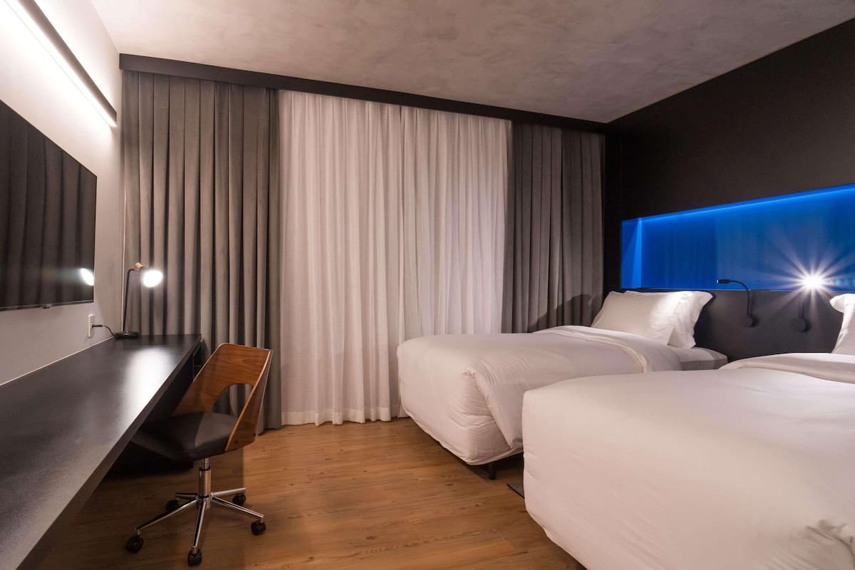 1 chambre, minibar, coffres-forts dans les chambres