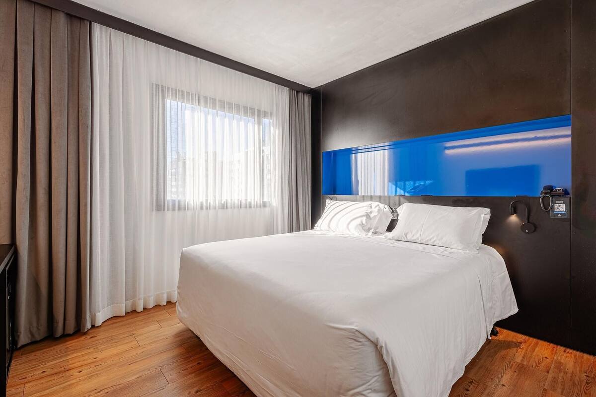 Minibar, in-room safe, desk, soundproofing