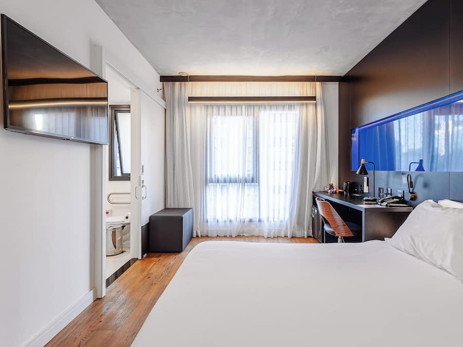 Superior Room, 1 Double Bed, Accessible | Minibar, in-room safe, individually decorated, desk