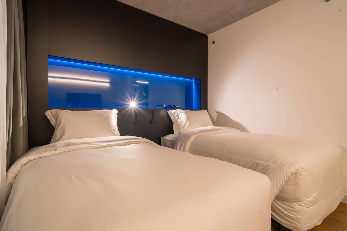 1 chambre, minibar, coffre-fort, décor unique