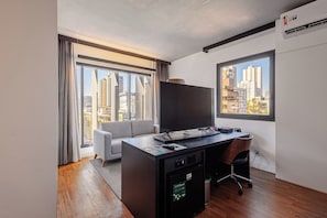 Habitación familiar, varias camas | Televisión