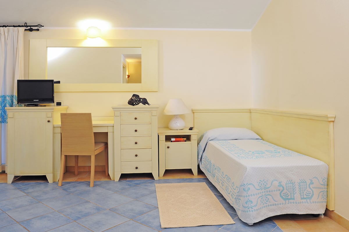 Zimmersafe, Verdunkelungsvorhänge, schallisolierte Zimmer
