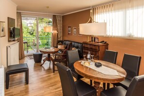 全景套房 | 客房內保險箱、隨行嬰兒床、免費無線上網、床單