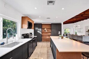 House | Private kitchen | Fridge, coffee/tea maker, highchair - Gorgeous 5BR Home with Heated Pool (Hollywood)