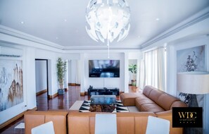 Panoramic Penthouse | In-room safe, desk, laptop workspace, blackout curtains - WDC Aparthotel (Buea)