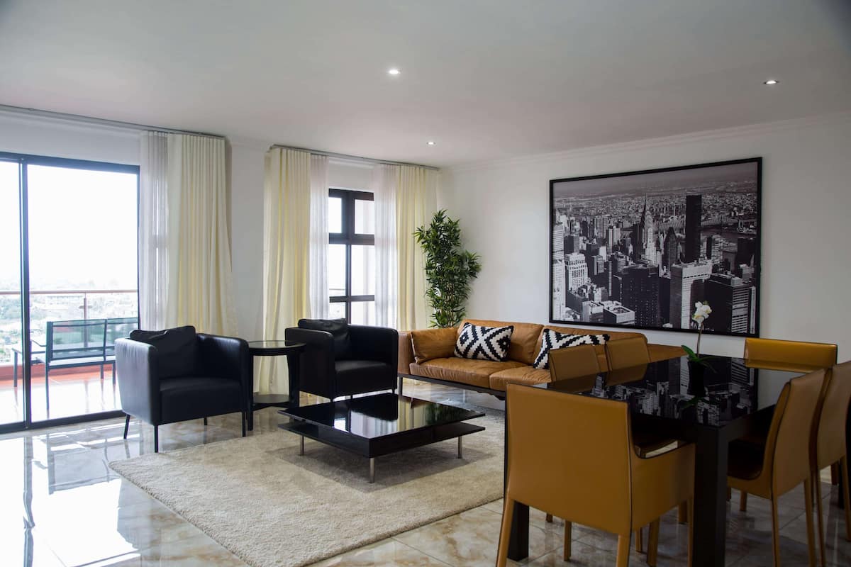 Royal Apartment | 4 bedrooms, in-room safe, desk, laptop workspace