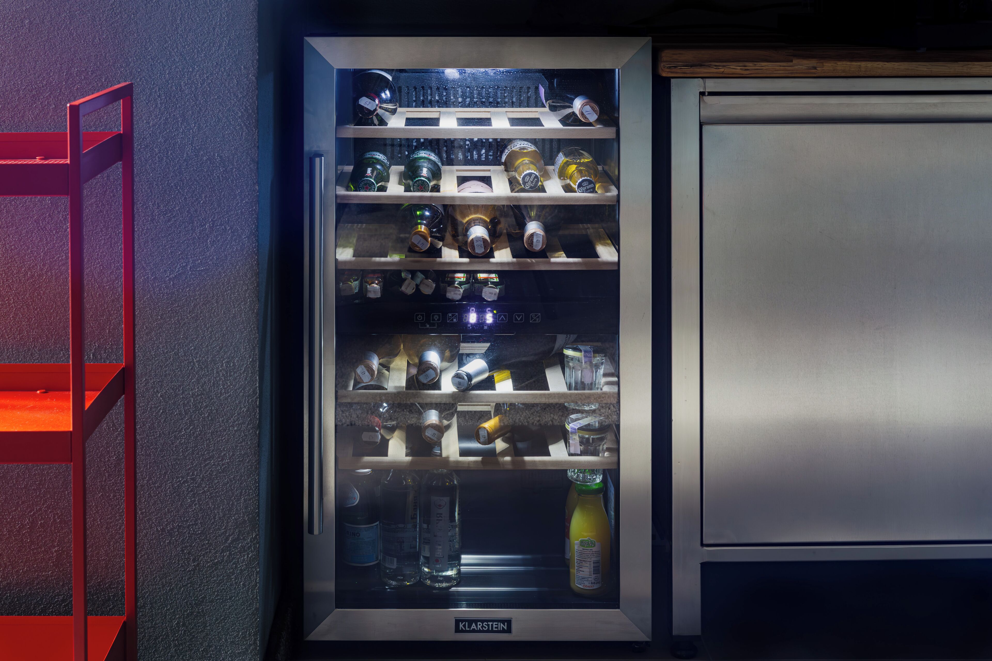 Minibar, safe på rommet, blendingsgardiner og strykejern/-brett