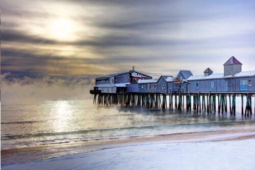 Beautiful 4 Bedroom short walk to the Pier, Beach, & Attractions