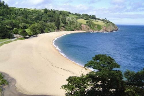 Charming Chalet - Sleep 3/4 & Free Parking