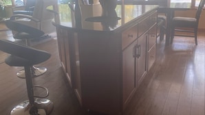 Bar (on property) - Family vacation house (Enid)