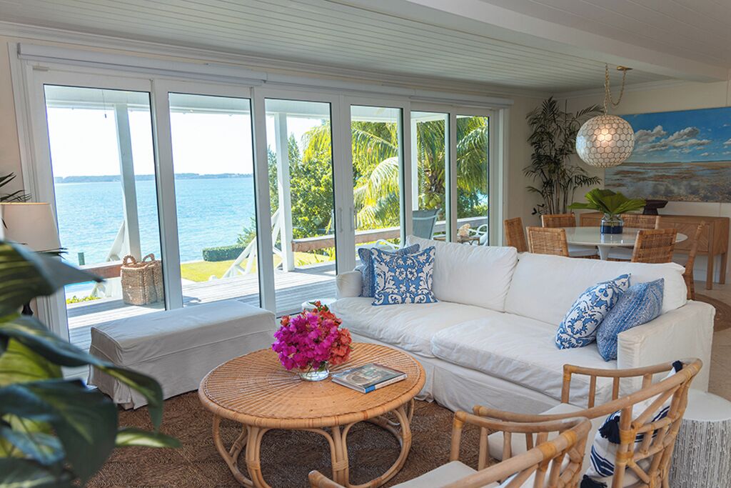 Smart TV, books, music library, stereo