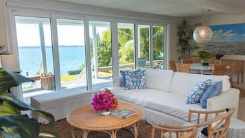 TV connectée, livres, médiathÚque, chaßne hi-fi