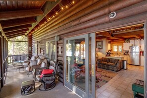 Interior - Eagles Nest On Smith Lake (Garrison)