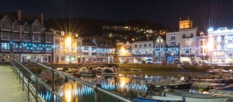 Market View - Two Bedroom Apartment, Sleeps 4