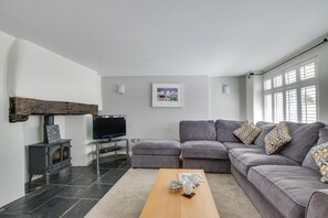 TV, fireplace, DVD player