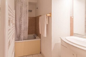 Bathtub