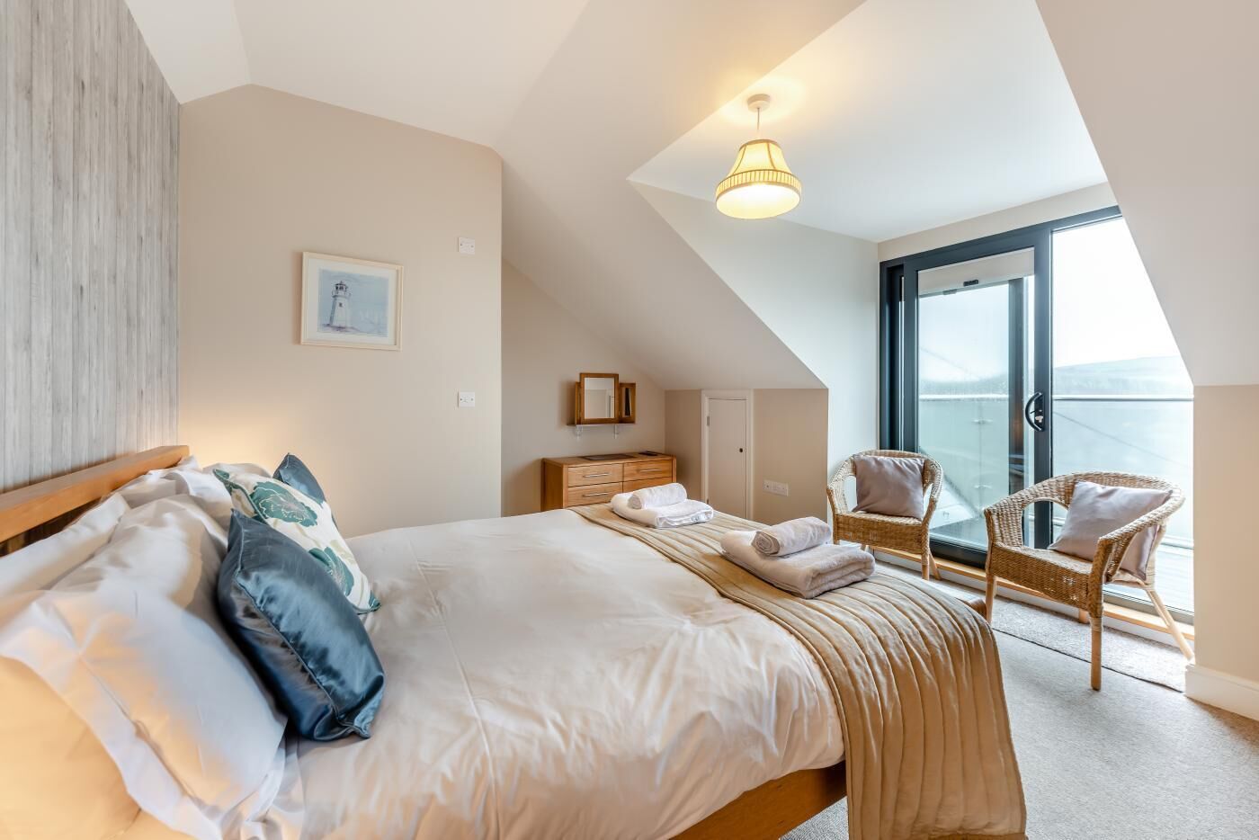6 bedrooms, iron/ironing board, travel crib, WiFi (free)