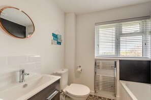Hair dryer, towels - 3 Bed in Georgeham (oc-seashe) (Georgeham)