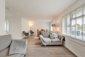 TV - 3 Bed in Georgeham (oc-seashe) (Georgeham)