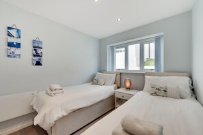 2 bedrooms, iron/ironing board, WiFi (free), bed sheets - 2 Bed in Brixham (oc-bc157) (Brixham)