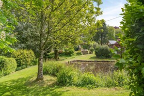 Property grounds - 7 Bed in Kingsbridge (oc-bc2187) (Slapton)