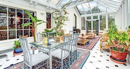 Buckland House - Seven Bedroom House, Sleeps 14
