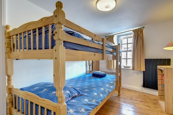 3 bedrooms, iron/ironing board, travel crib, free WiFi