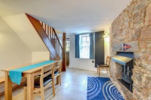 Dining - 3 Bed in Torquay (oc-h75059) (Torquay)