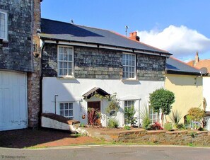 Exterior - 3 Bed in Torquay (oc-h75059) (Torquay)