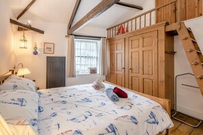 Unclassified image, 2 of 13, button - 3 Bed in Torquay (oc-h75059) (Torquay)