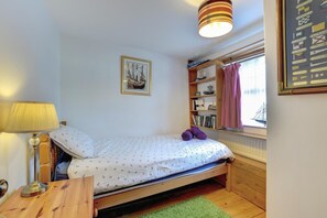 3 bedrooms, iron/ironing board, travel crib, free WiFi