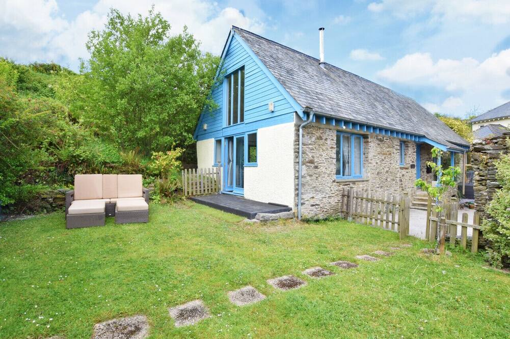 Southills Cottage - One Bedroom House, Sleeps 2