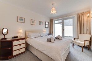 3 bedrooms, iron/ironing board, travel cot, free WiFi - 3 Bed in Torquay (oc-h28551) (Torquay)