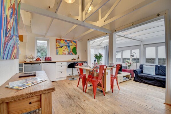 Interior - 2 Bed in Croyde (oc-tbhcro) (Croyde)