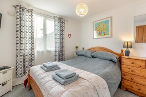 2 bedrooms, iron/ironing board, travel crib, free WiFi - 2 Bed in Croyde (oc-tbhcro) (Croyde)
