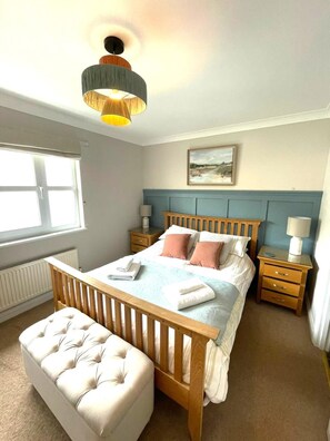 2 bedrooms, iron/ironing board, travel cot, free WiFi