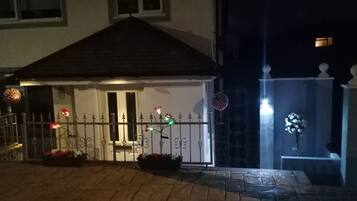 Studio, 1 Queen Bed with Sofa bed | Exterior