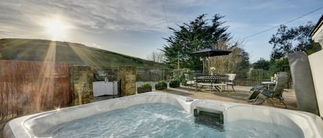 Bañera de hidromasaje exterior