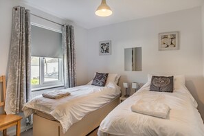 4 bedrooms, iron/ironing board, free WiFi, bed sheets - 4 Bed in Shaldon (oc-driftc) (Shaldon)