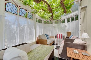 Interior - 7 Bed in Torquay (oc-rutwel) (Torquay)