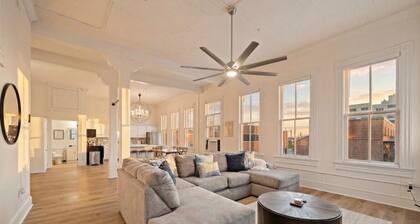 Charming Historic Loft in Downtown Galveston