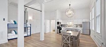 MARKET D - Market Street Loft D