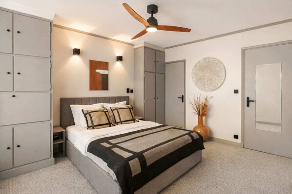 2 chambres, fer et planche à repasser, Wi-Fi, draps fournis